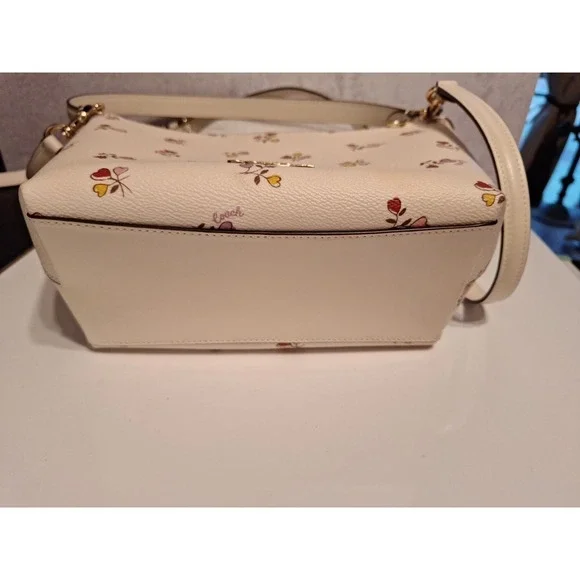 NWT Coach CW392 Zip Top Shoulder Bag Crossbody W/ Heart Print In Chalk - Picture 9 of 15